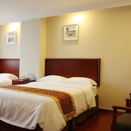יאנגז'ו Greentree Inn Jiangsu Zhenjiang Jiangsu Science And Technology University Youth Square Express Hotel מראה חיצוני תמונה